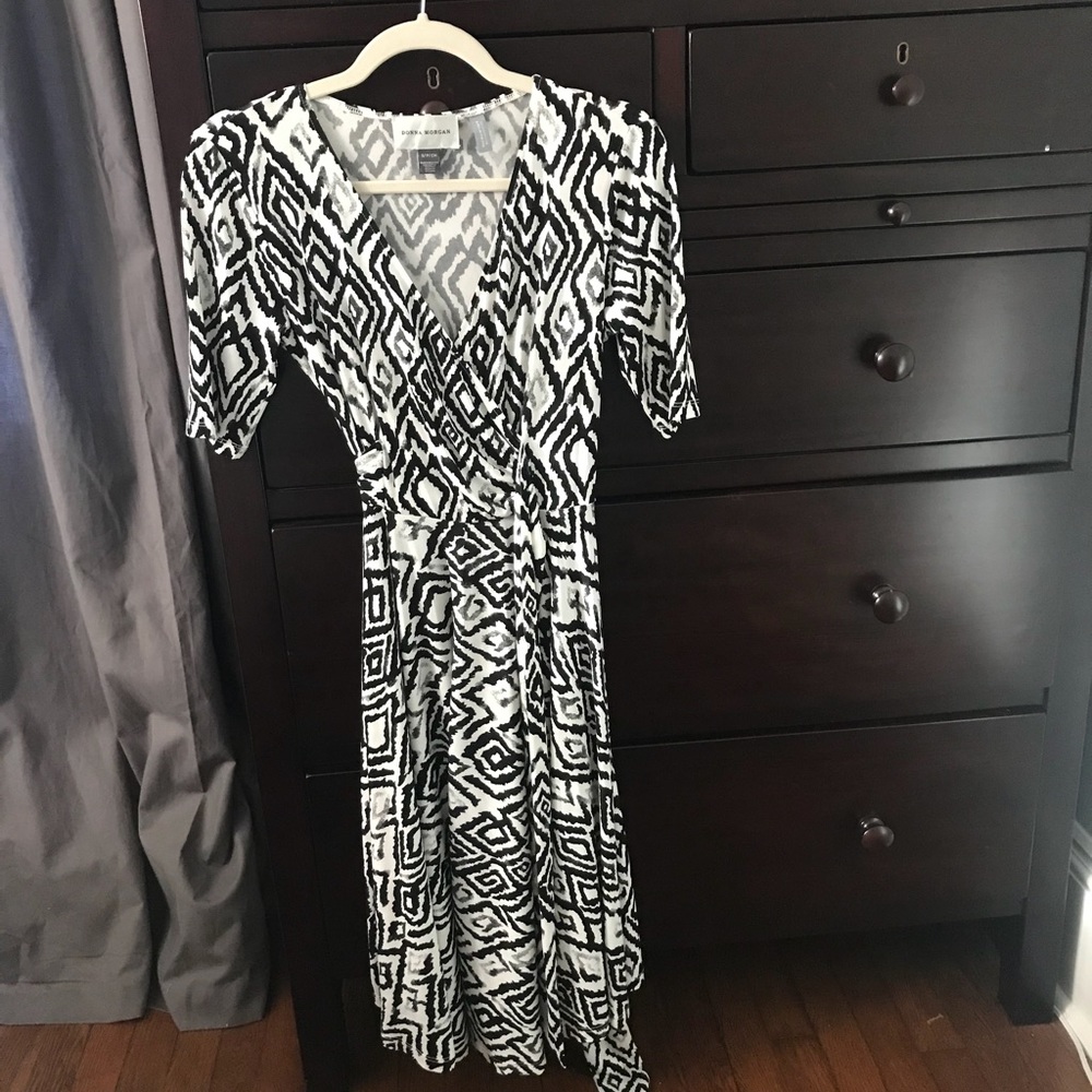 Donna Morgan for pea in the pod maternity